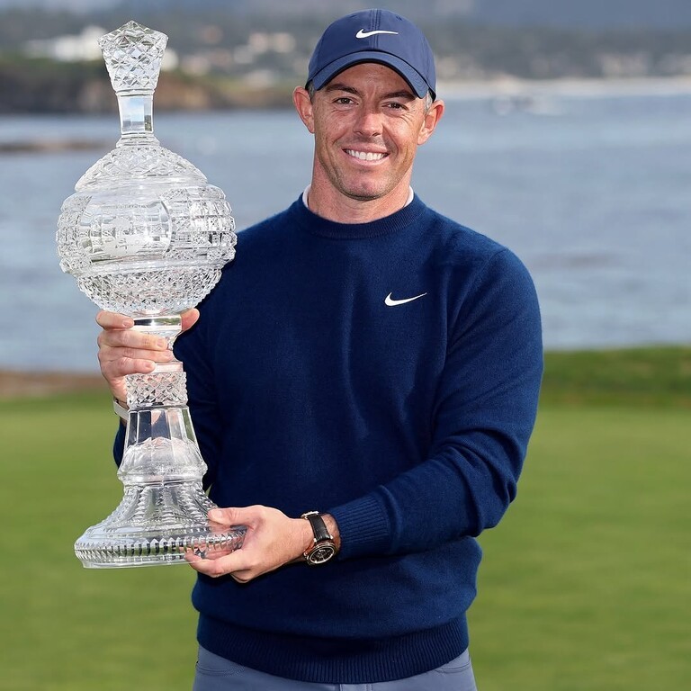 Bua ag Rory McIlroy agus an dara háit ag Shane Lowry i gcomórtas gailf AT&T Pebble Beach Pro Am