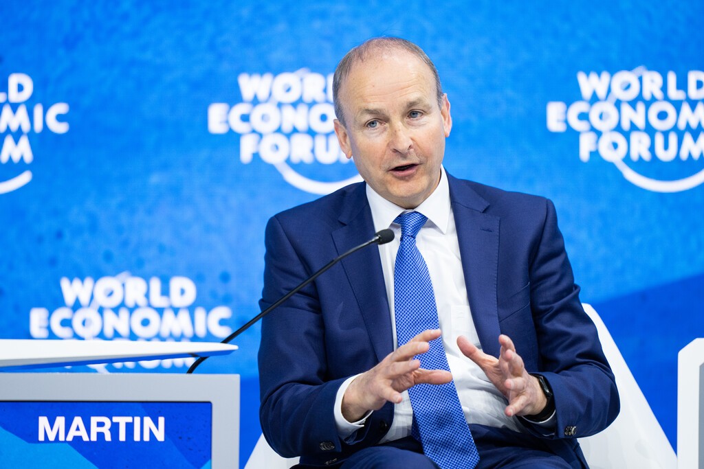 Martin ag bagairt cearta a bhaint ón Ungáir