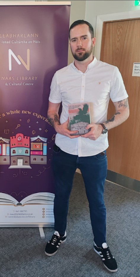 Seoladh leabhair ar an Nás faoi Stair na Gaelscolaíochta