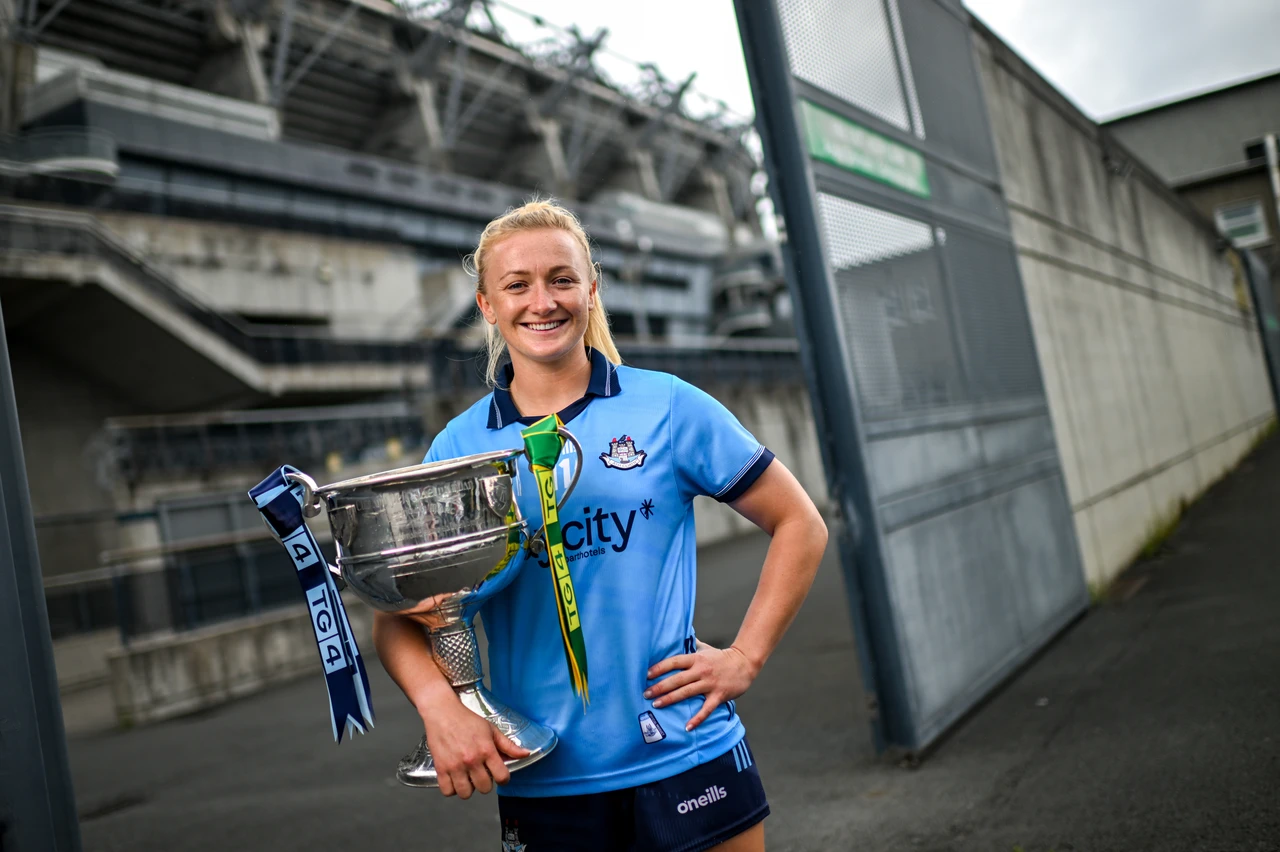 “Creideamh, teacht aniar agus bratacha gorma”, súil Carla Rowe ar an nglóir agus Baile Átha Cliath ag ullmhú do chluiche cinniúnach uile-Éireann leis an Mí