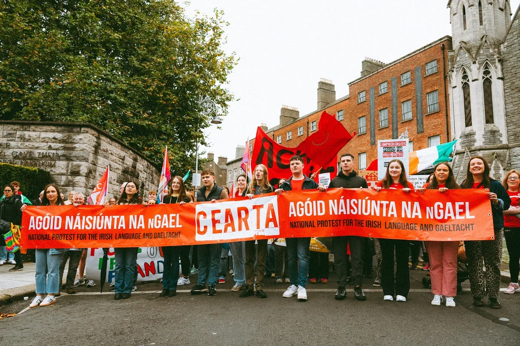 25,000 Gael amuigh ar na sráideanna ar son na Gaeilge i mBaile Átha Cliath