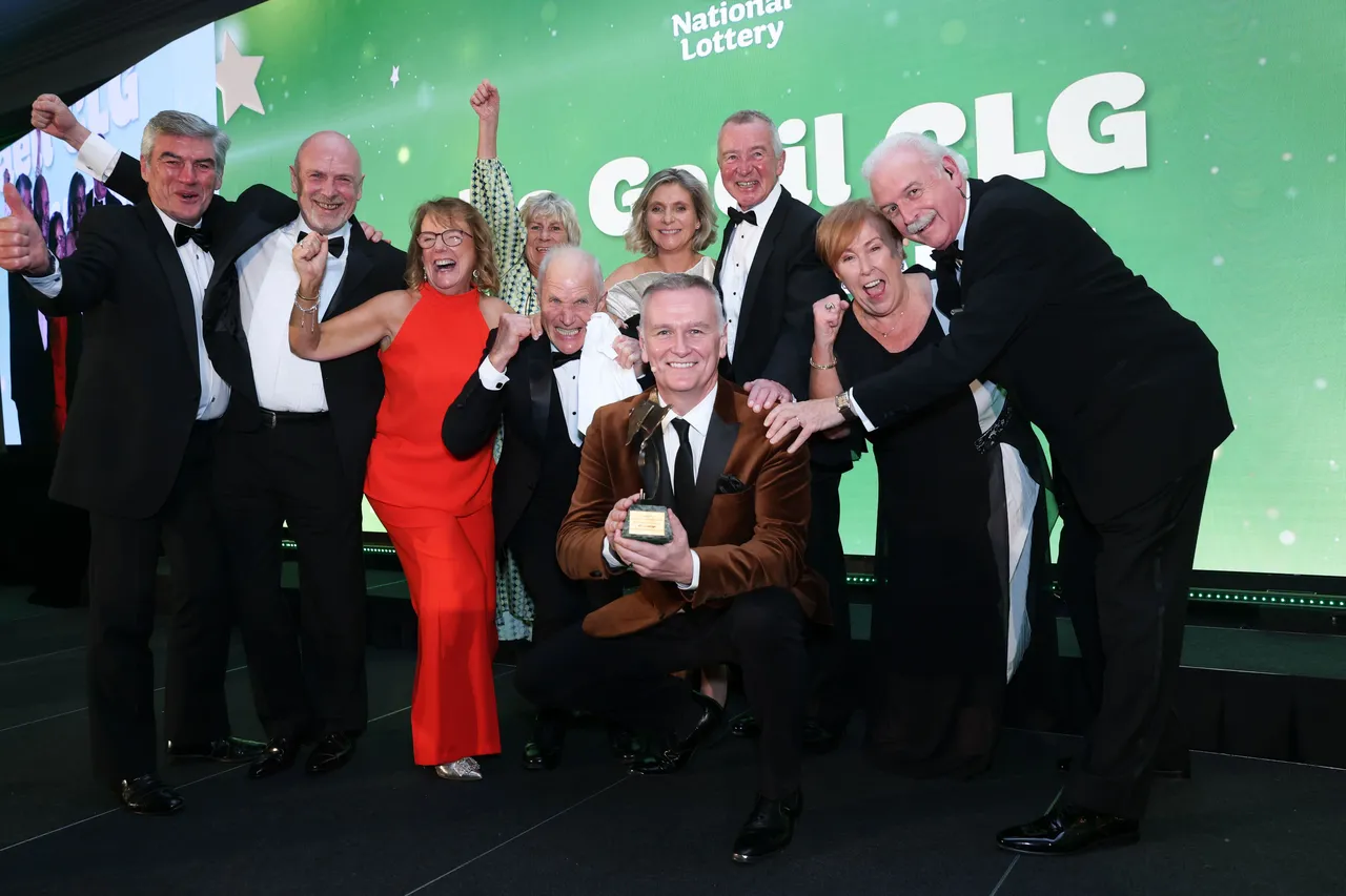 Na Gaeil CLG, Trá Lí, ag buachan Ghradam Náisiúnta na Gaeilge ag Gradaim Cúiseanna Maithe 2025