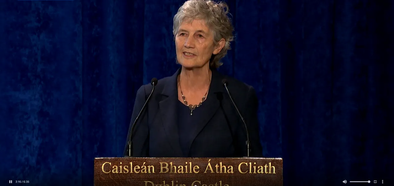 Bua íontach ag Connolly, ach sa chúlra tá bagairt na heite deise i bhfad amach