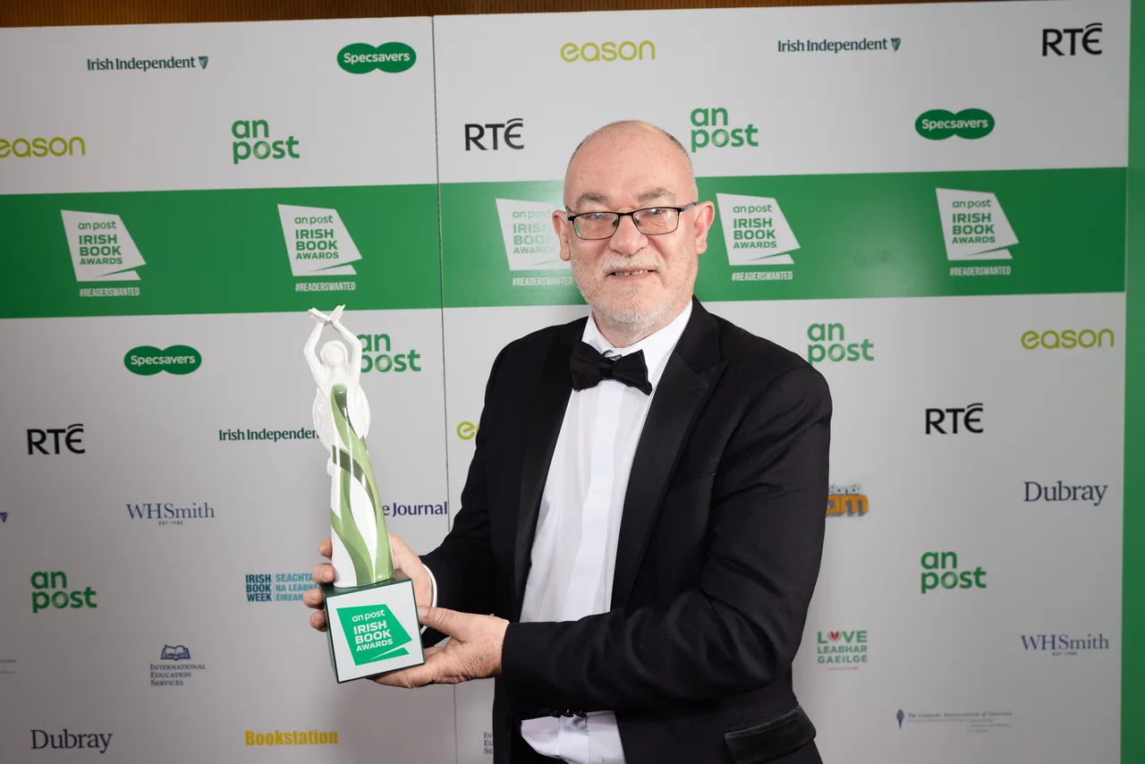 Bhuaigh Bódléar le Darach Ó Scolaí Gradam Love Leabhar Gaeilge – Leabhar Ficsin Gaeilge na Bliana 2025