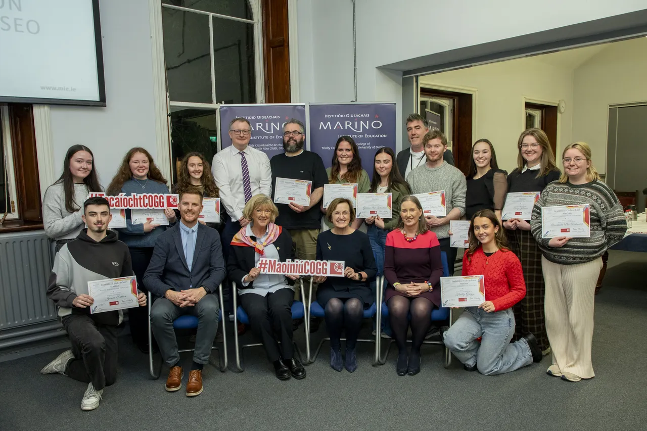 Bronnadh Sparánachtaí COGG don Mháistir Gairmiúil san Oideachas (Bunmhúinteoireacht) ag searmanas bronnta in Institiúid Oideachais Marino.