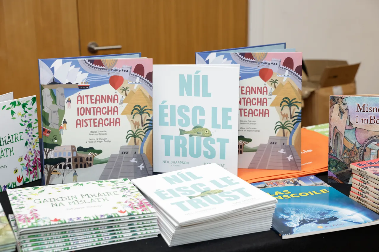 Seolann Uachtarán Chumann Lúthchleas Gael, Jarlath Burns, rogha foilseacháin nua leis an nGúm. 