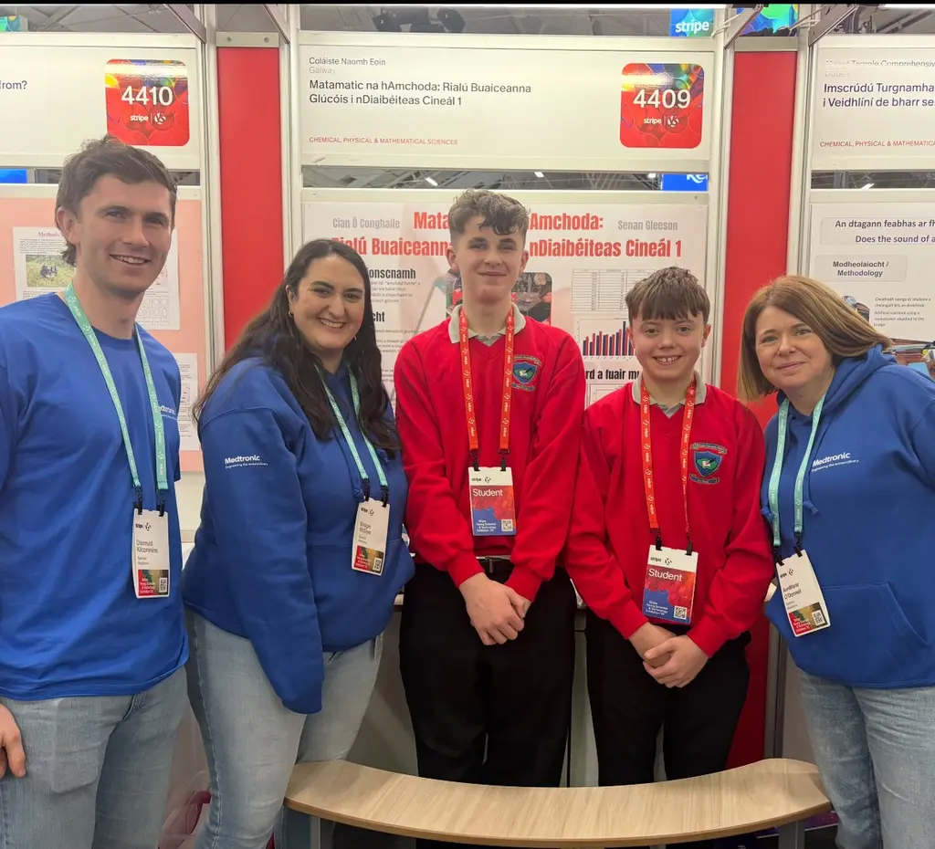 Ceithre thionscadal Gaeilge ó Choláiste Naomh Eoin ag croílár an Eolaí Óig 2026