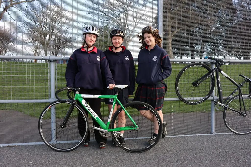 Ambasadóirí #AndSheCycles ag dul i bhfeabhas ar an rásraon i mBaile Átha Cliath
