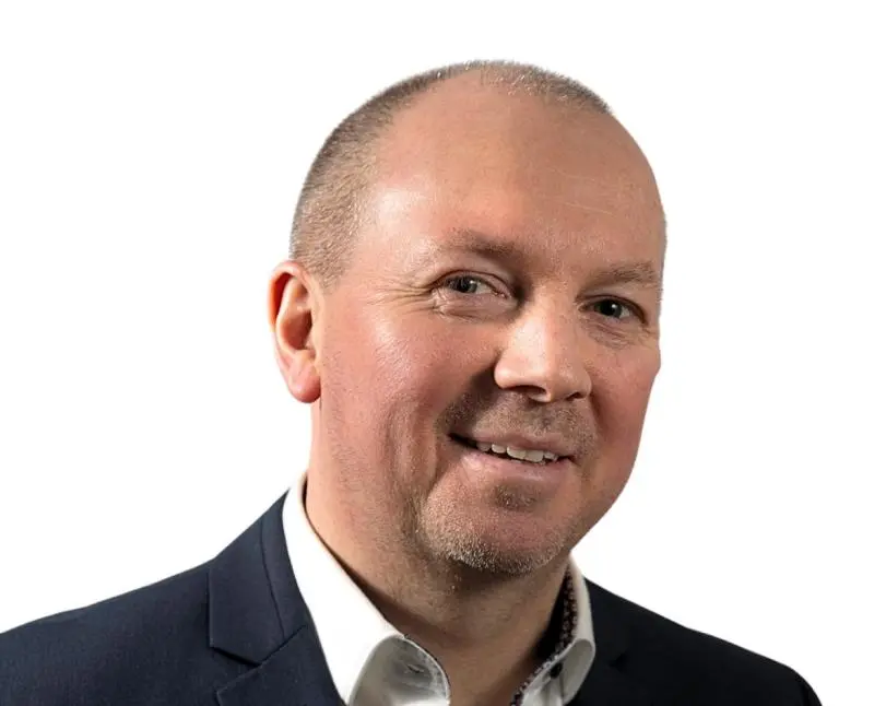 Botúin aistriúcháin ar chomharthaí bóthair i Laois, imní léirithe ag comhairleoir