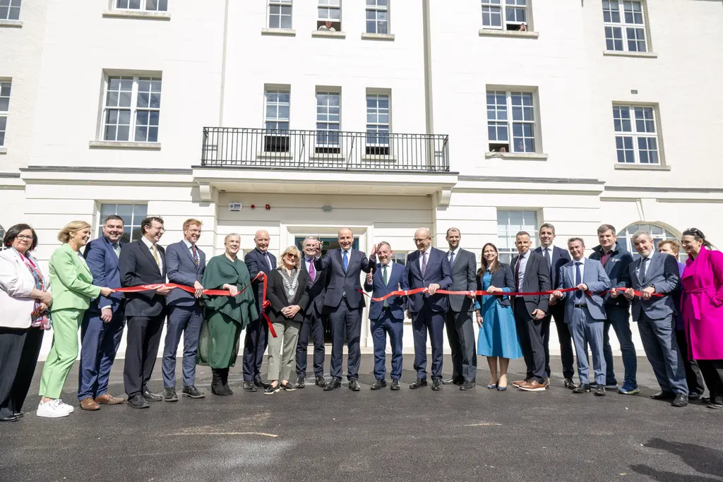 Campas Íosagáin oscailte go hoifigiúil i nGaeltacht Mhúscraí