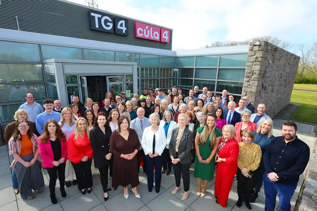 Uachtarán na hÉireann ar cuairt ar TG4 agus 30 bliain á chomóradh ag an stáisiún