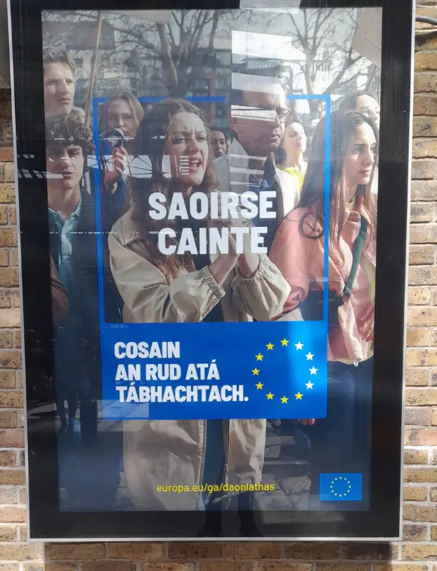 Bréag gan náire, mar a mhalairt atá fíor!