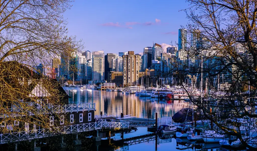 Léamhthuiscint: Vancouver, cathair fholláin ilchultúrtha i gCeanada
