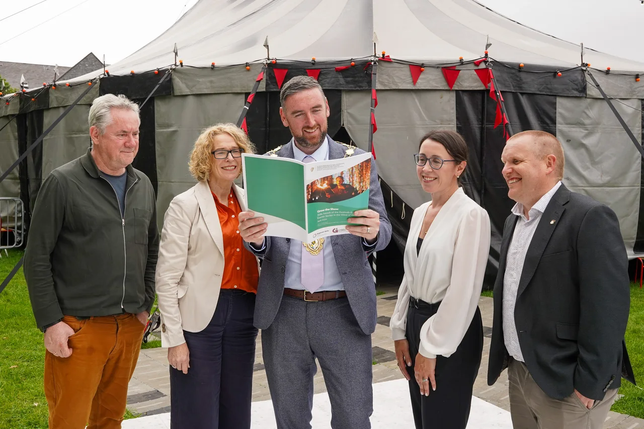 Tuarascáil nua seolta le hearnáil na bhféilte i nGaillimh a neartú