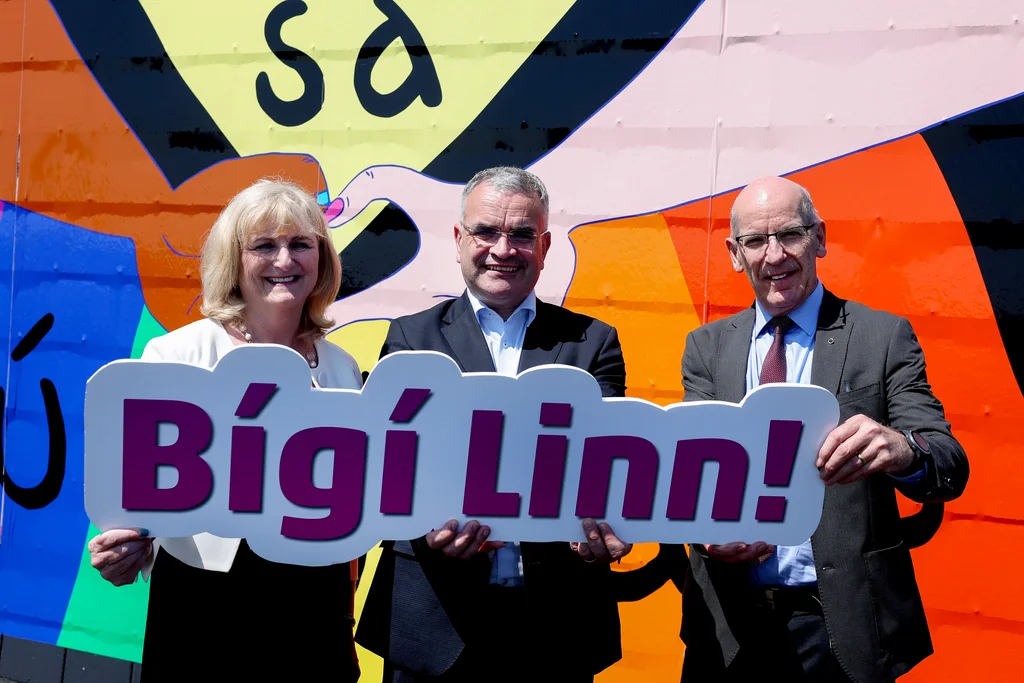 Dhá scéim mhaoinithe nua seolta ag Foras na Gaeilge chun úsáid na Gaeilge a neartú sa phobal