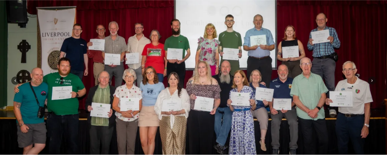 Borradh faoin nGaeilge á cheiliúradh i Learpholl