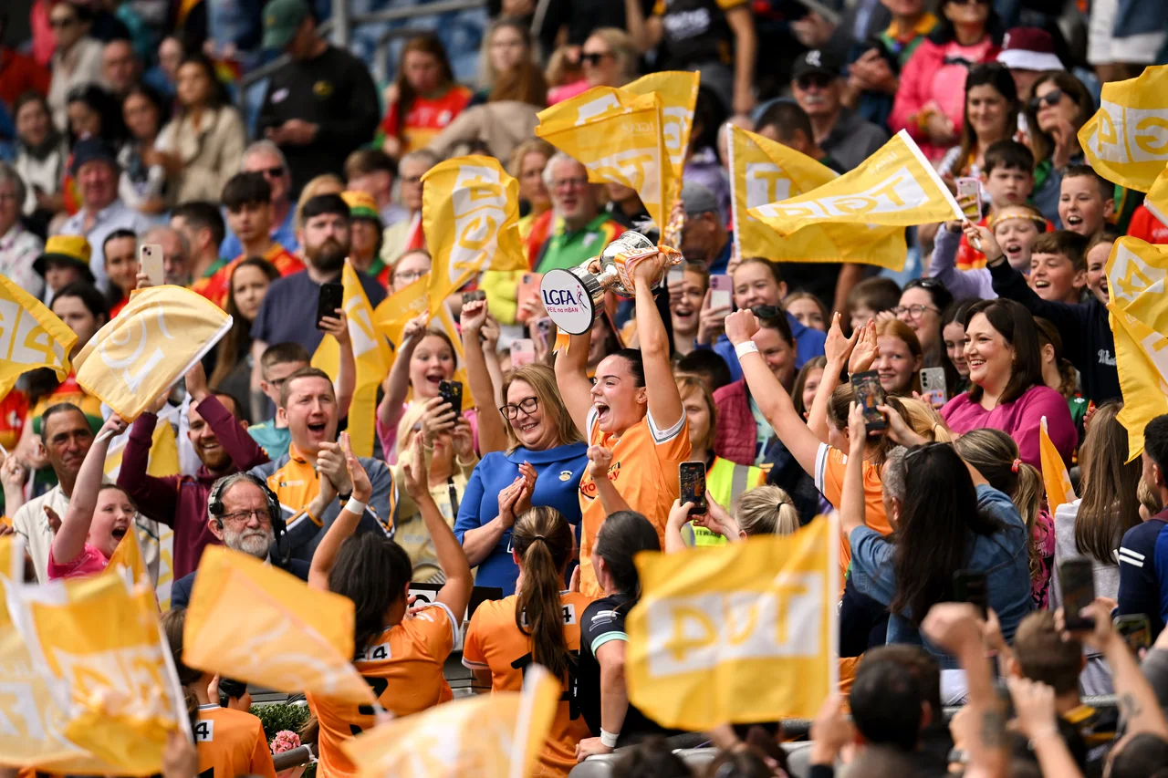 Gaillimh, Ros Comáin agus Aontroim i mbarr a réime
