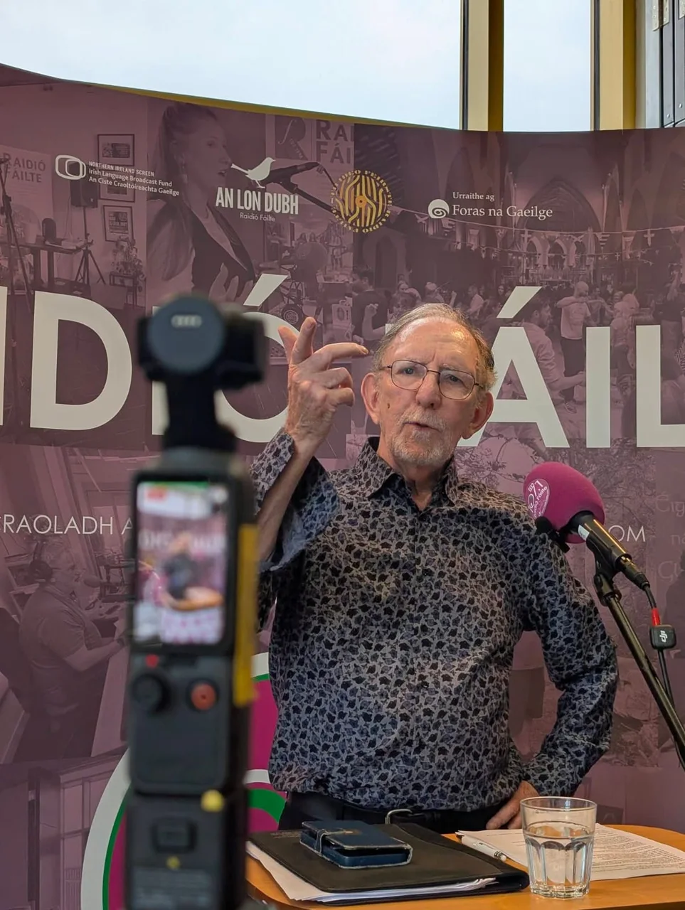 Is ionann caoga bliain de ghníomhaíochas Fherguis Uí Ír agus ceacht faoinár stair