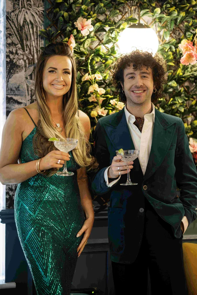 An comhrá agus an rómáns i gcroílár shraith nua gheandála TG4