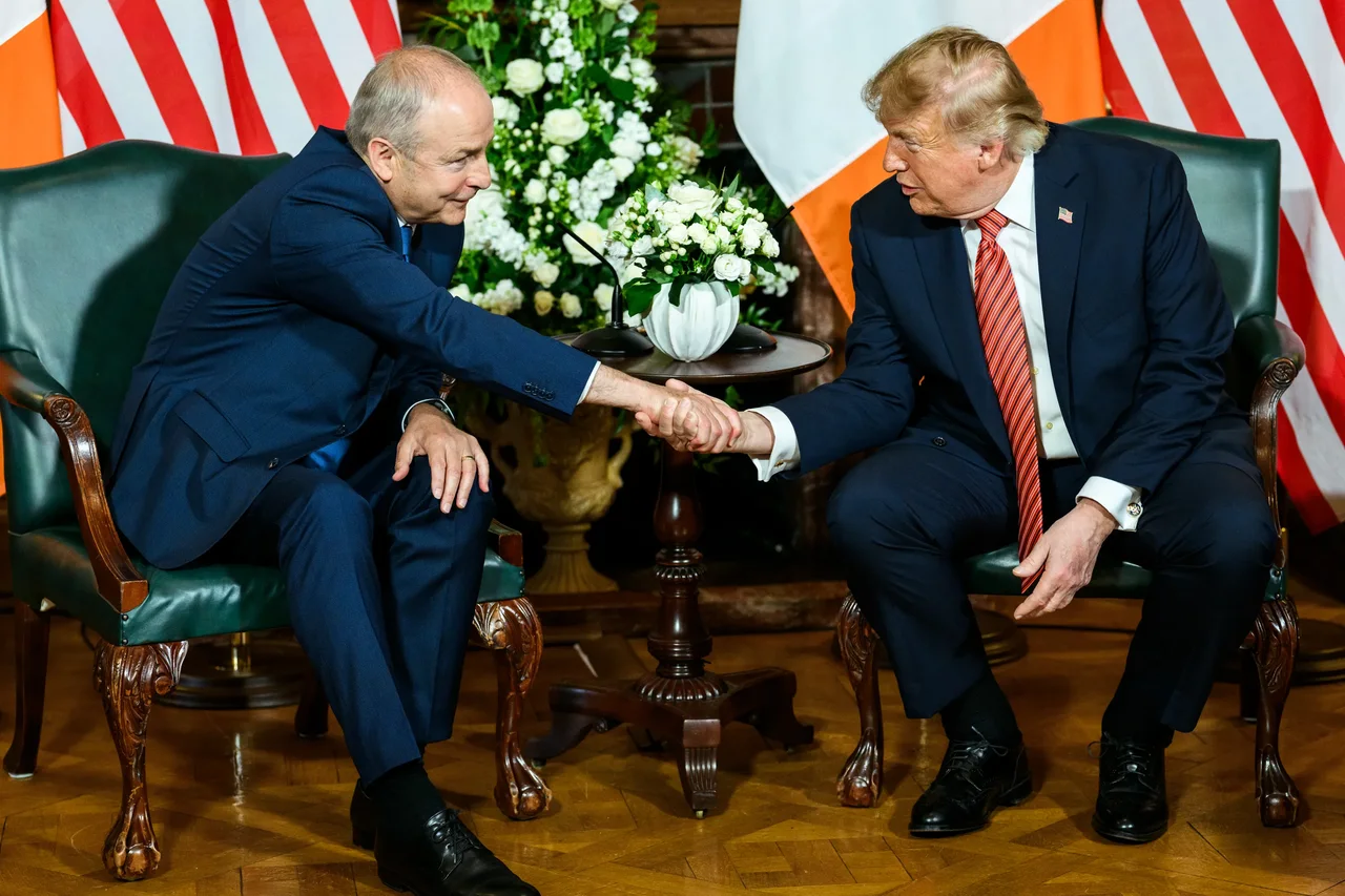 A bhuíochas do Trump ach tá reifreann teorann ar ais ar an gclár oibre