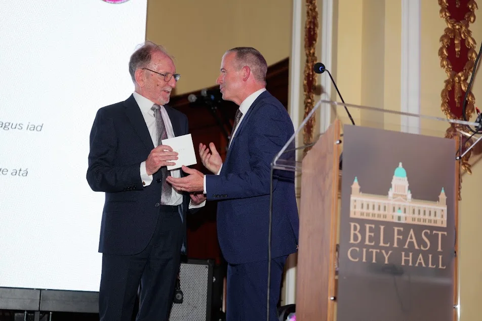 Gá le dara stáisiún ag Raidió Fáilte amach anseo – Pól Deeds