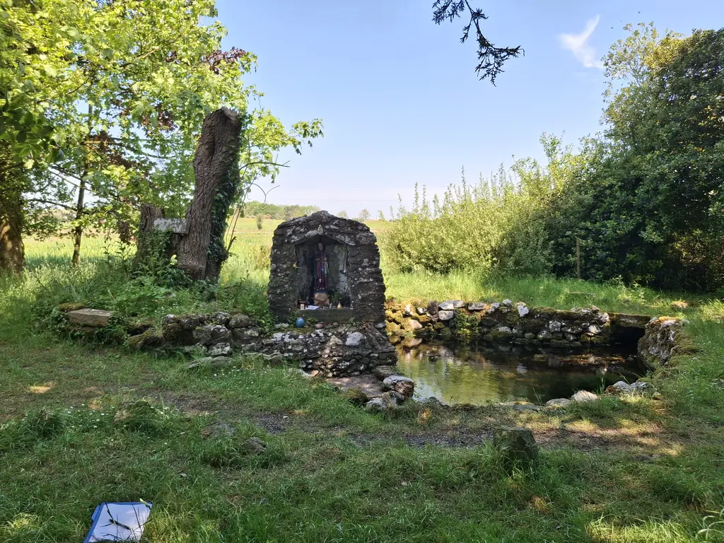Tobair bheannaithe i gContae na hIarmhí
